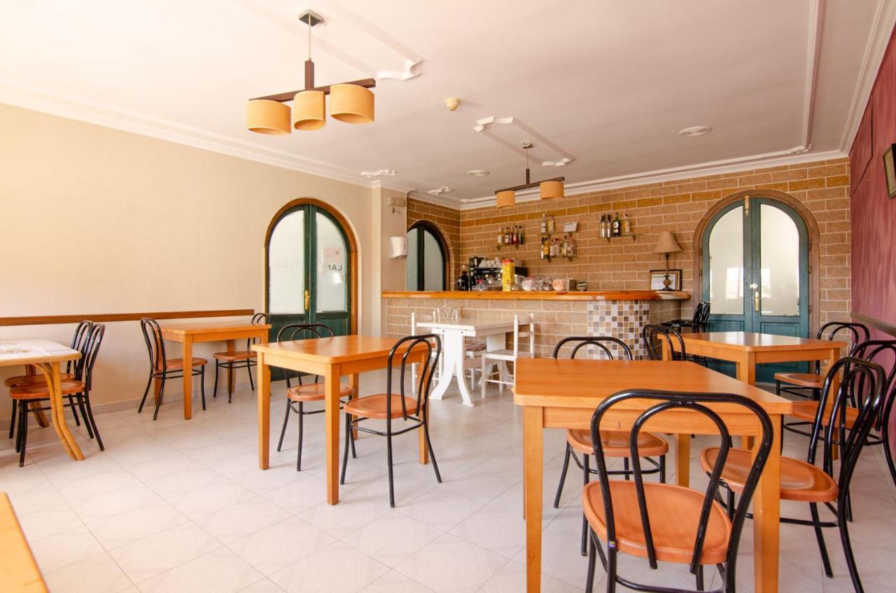 Hostal Manolo Garrucha Kültér fotó
