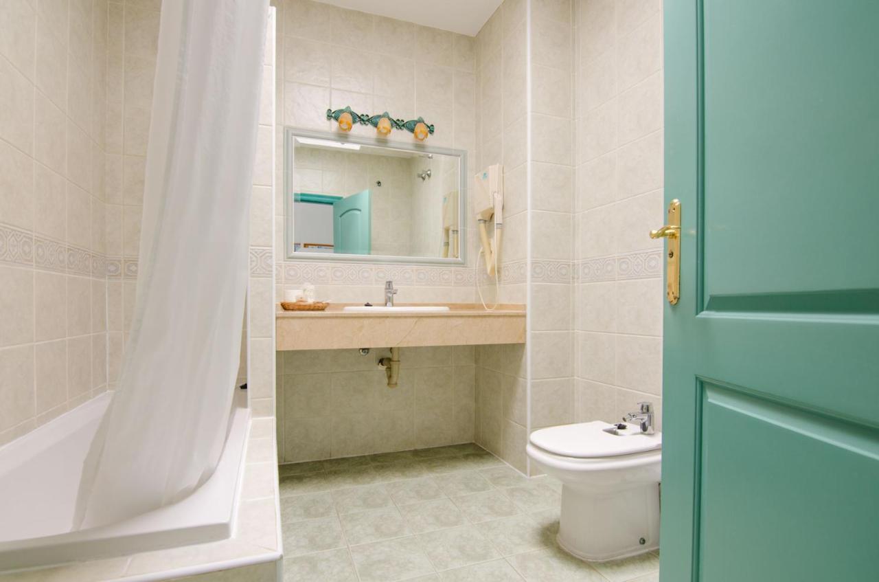 Hostal Manolo Garrucha Kültér fotó